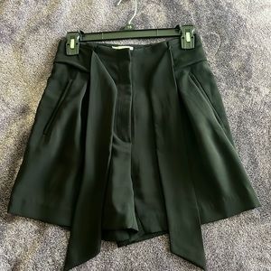 H&M high waisted classy dress shorts, elegant fit, size 6